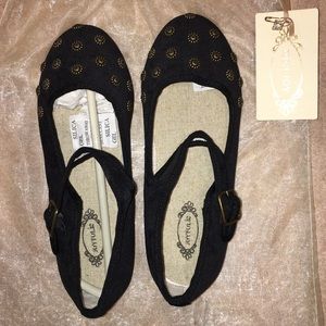 BNWT MiaJoy from Joyfolie black studded Mary Janes - size 3 Youth